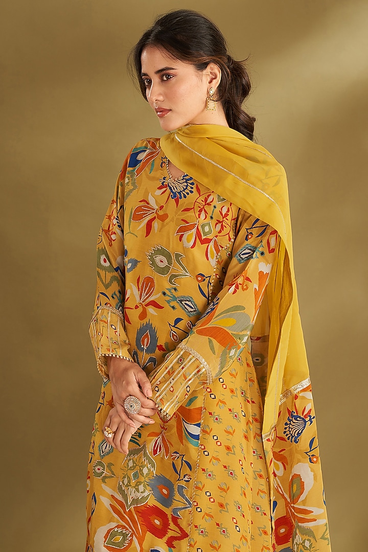 Dandelion Yellow Natural Crepe Embroidered & Printed Kurta Set by Affroz at Pernia's Pop Up Shop