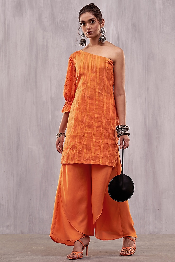 Orange Cotton Striped One-Shoulder Kurta Set by Affroz at Pernia's Pop Up Shop