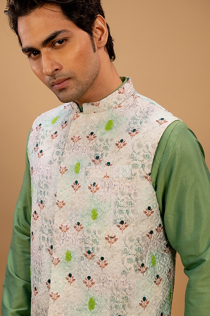 Off-White Kota Silk Embroidered Bundi Jacket Set by Agape Men at Pernia's Pop Up Shop