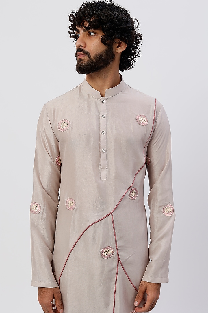 Pink Embroidered Kurta Set by Agape Men at Pernia's Pop Up Shop