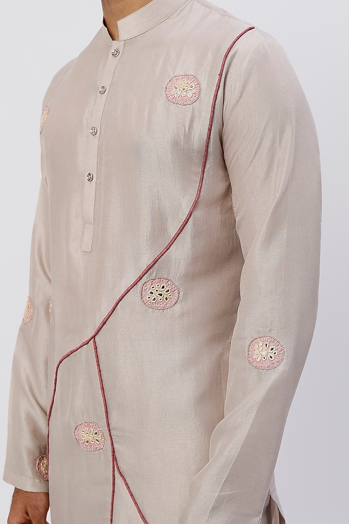 Pink Embroidered Kurta Set by Agape Men at Pernia's Pop Up Shop