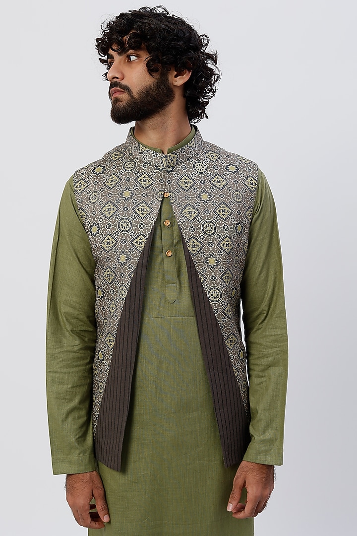 Brown Printed Indowestern Set by Agape Men at Pernia's Pop Up Shop