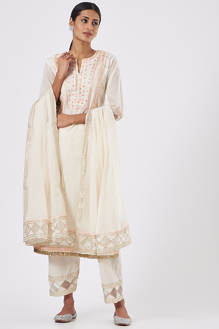 Off-White Voile Embroidered Kurta Set by Anuradha Grewal