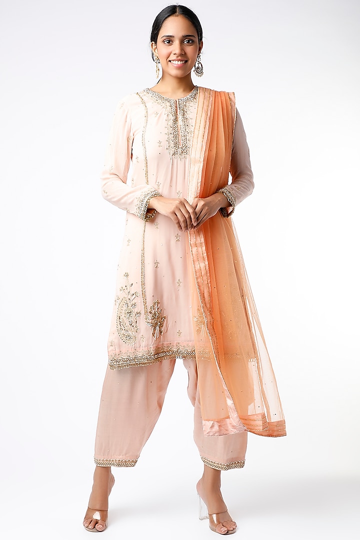 Blush Pink Hand Embroidered Short Kurta Set by anuradha grewal