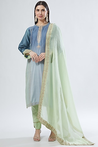 Sky Blue Shaded Kurta Set With Embroidery by Anuradha grewal