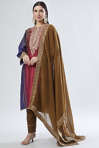 Maroon Shaded Kurta Set With Embroidery by Anuradha grewal