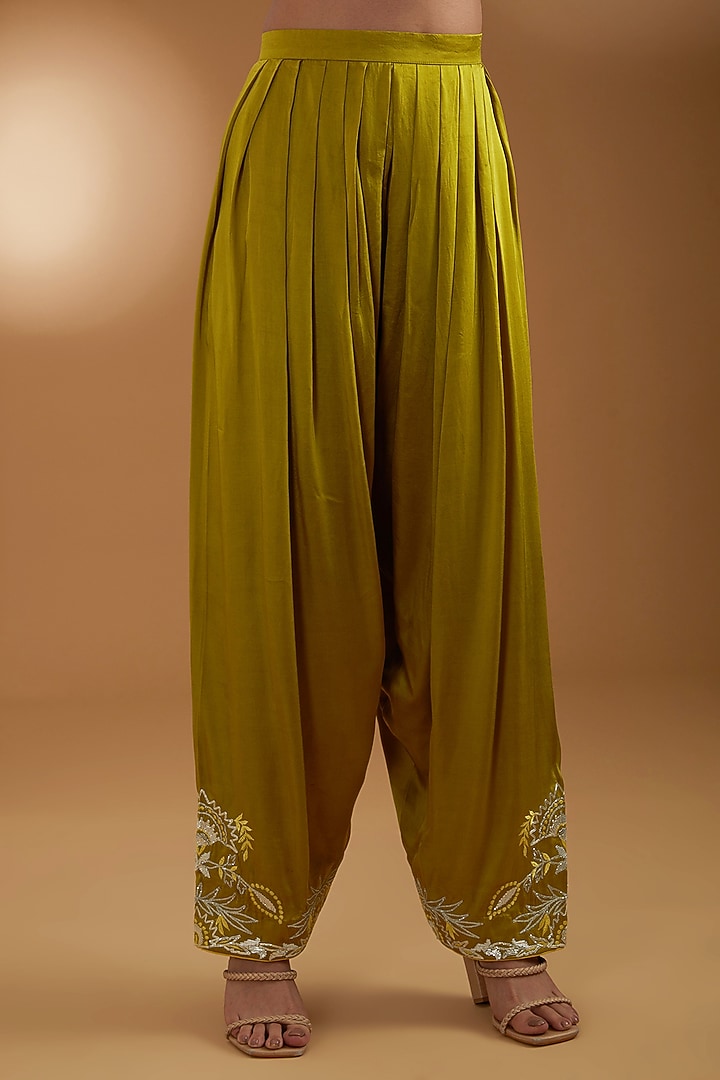 Yellow Chanderi Kurta Set by Anuradha Grewal at Pernia's Pop Up Shop