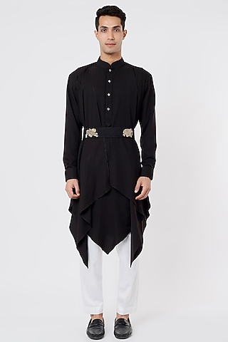 Black Scarf-Draped Kurta Set With Embroidered Work Belt by AGRAJAIN