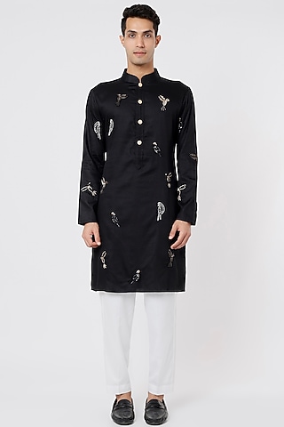 Black Hand Embroidered Kurta Set by AGRAJAIN