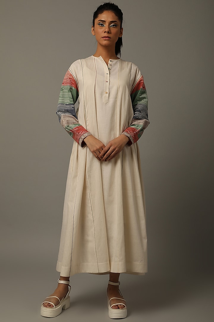 Ivory Handwoven Jamdani Tunic by AMITA GUPTA SUSTAINABLE