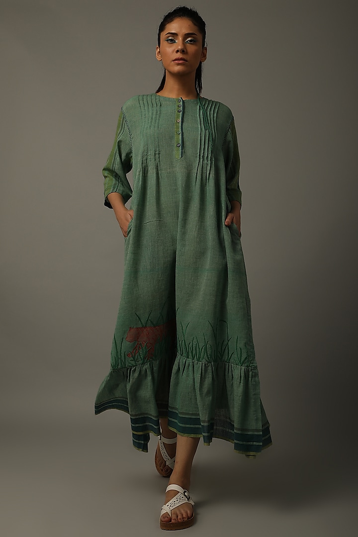 Green Tiger Motif Embroidered Tunic by AMITA GUPTA SUSTAINABLE