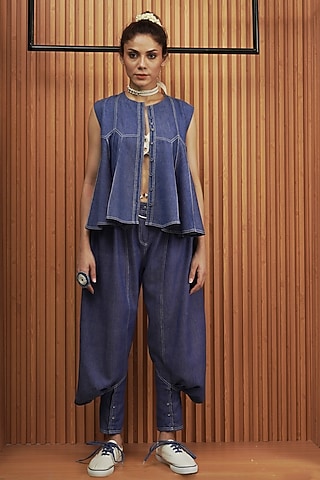 Blue Embroidered Denim Pants by AMITA GUPTA SUSTAINABLE
