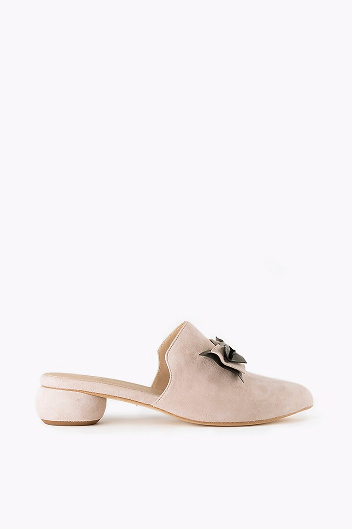 Nude Handmade Leather Mules Design by Augustha at Pernia's Pop Up Shop 2024