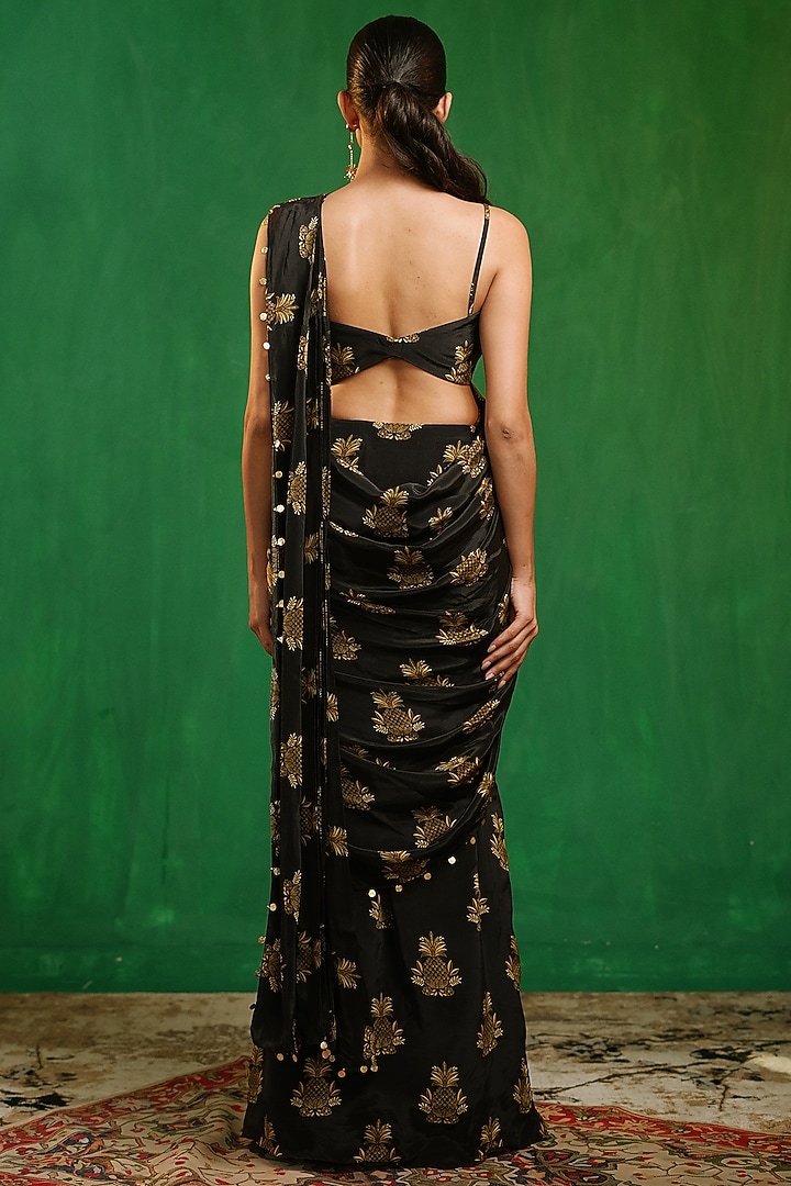 Black Crepe & Organza Printed Pre-Draped Wedding Saree Set by AHI CLOTHING at Pernia's Pop Up Shop
