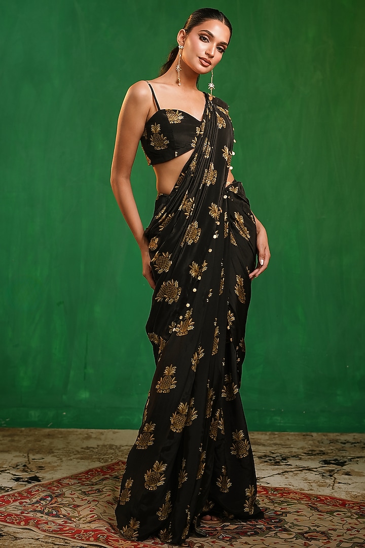 Black Crepe & Organza Printed Pre-Draped Wedding Saree Set by AHI CLOTHING at Pernia's Pop Up Shop