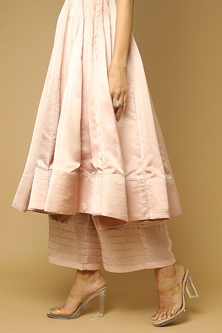 Rose Pink Embellished Kurta Set by AHI CLOTHING at Pernia's Pop Up Shop