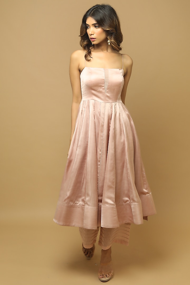 Rose Pink Embellished Kurta Set by AHI CLOTHING at Pernia's Pop Up Shop
