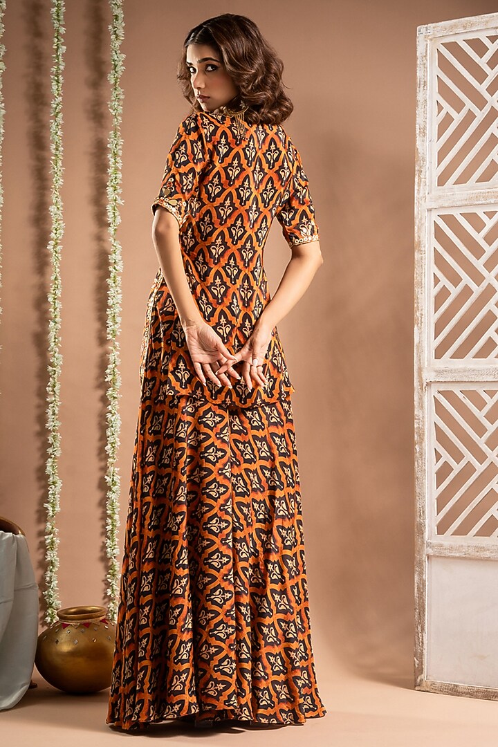 Rust & Black Heavy Crepe Digital Printed Kurta Set by AHI CLOTHING at Pernia's Pop Up Shop