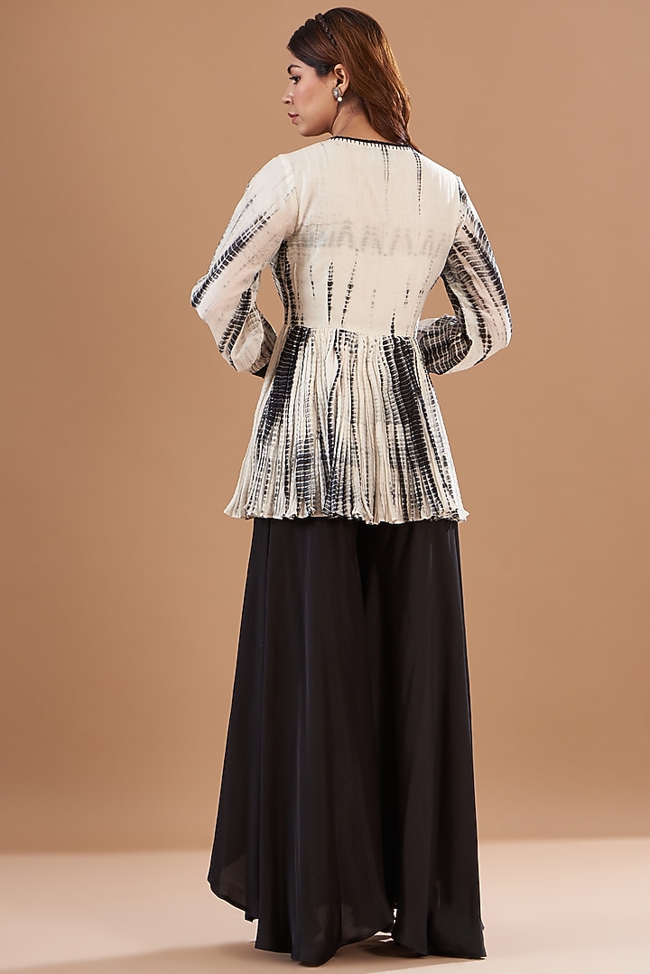 White Cotton Satin Printed Kurta Set by Aharin India at Pernia's Pop Up Shop