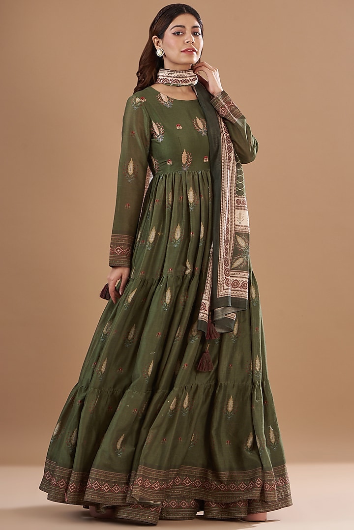 Green Viscose Chanderi Embroidered & Printed Anarkali Set by Aharin India at Pernia's Pop Up Shop