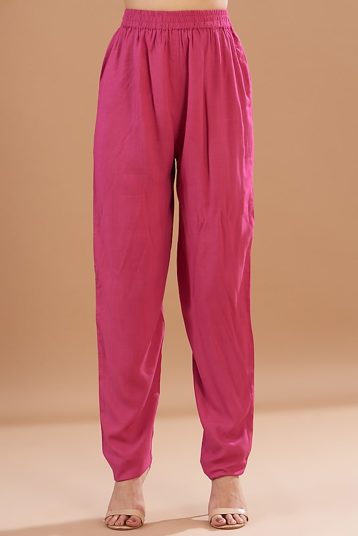 Pink Chanderi Hand Embroidered Kurta Set by Aharin India at Pernia's Pop Up Shop