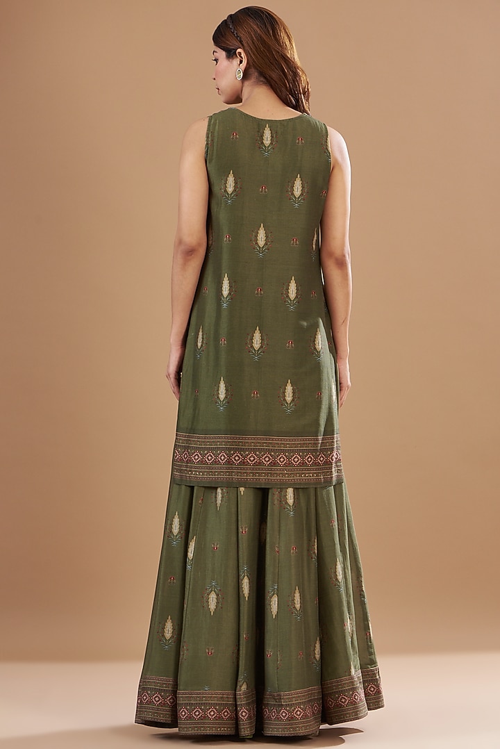Green Viscose Chanderi Printed & Embroidered Skirt Set by Aharin India at Pernia's Pop Up Shop
