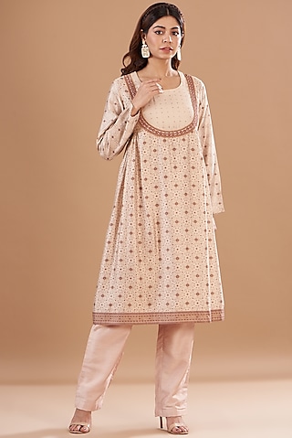 Beige Chanderi Hand Embroidered Kurta Set by Aharin India
