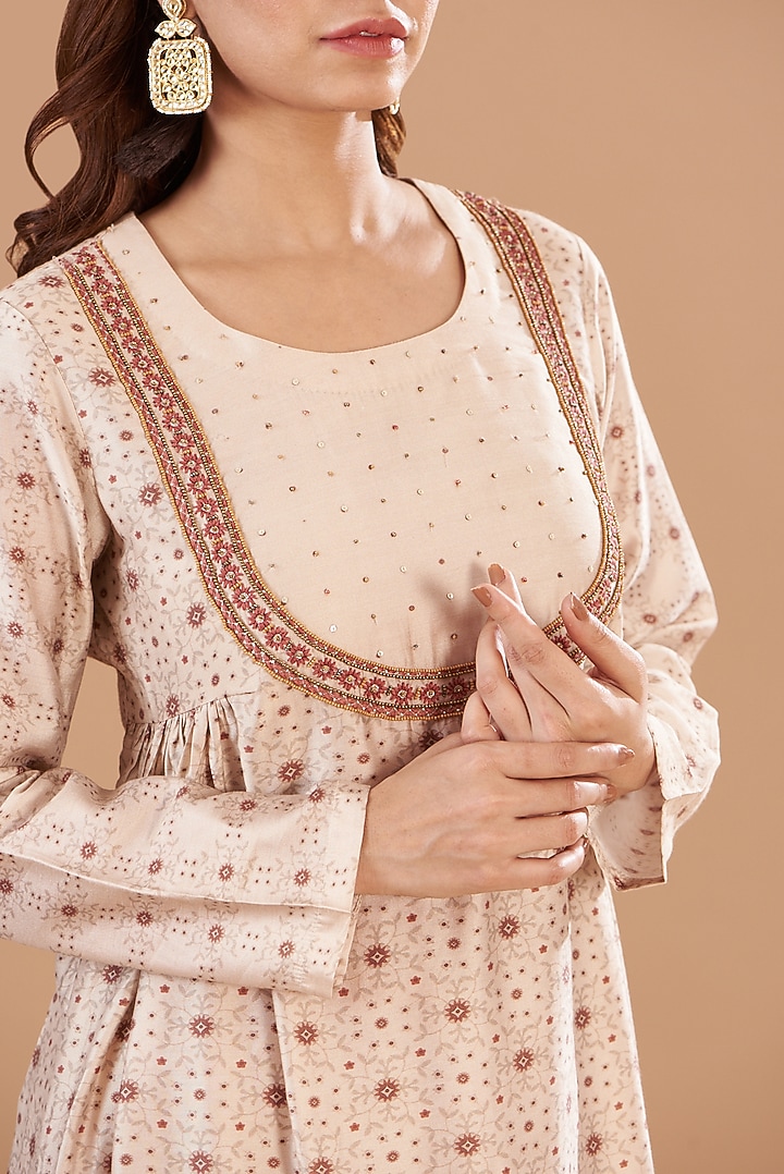 Beige Chanderi Hand Embroidered Kurta Set by Aharin India at Pernia's Pop Up Shop