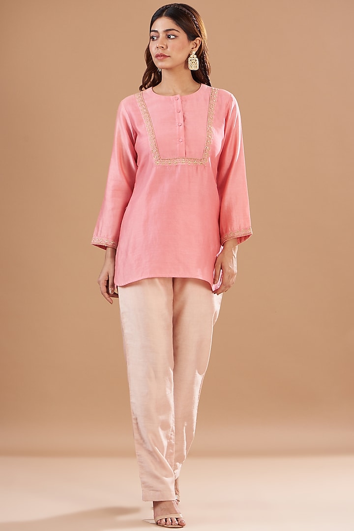 Pink Chanderi Embroidered Kurta Set by Aharin India