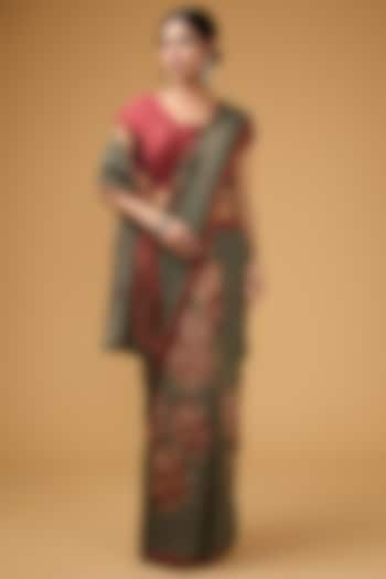 Grey Viscose Floral Digital Printed Saree Set by Aharin India at Pernia's Pop Up Shop