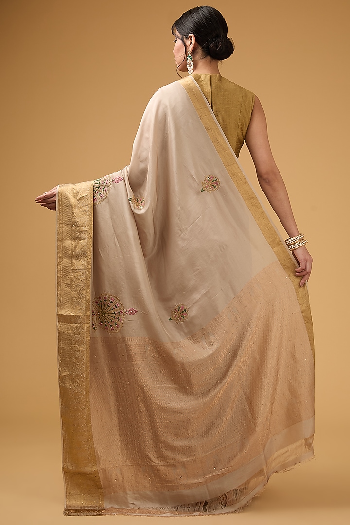 Beigish Peach Silk Floral Motif Embroidered Party Wear Saree Set by Aharin India at Pernia's Pop Up Shop