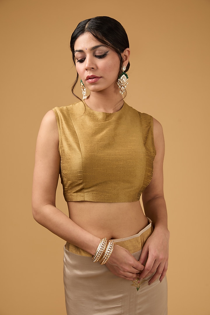 Beigish Peach Silk Floral Motif Embroidered Party Wear Saree Set by Aharin India at Pernia's Pop Up Shop
