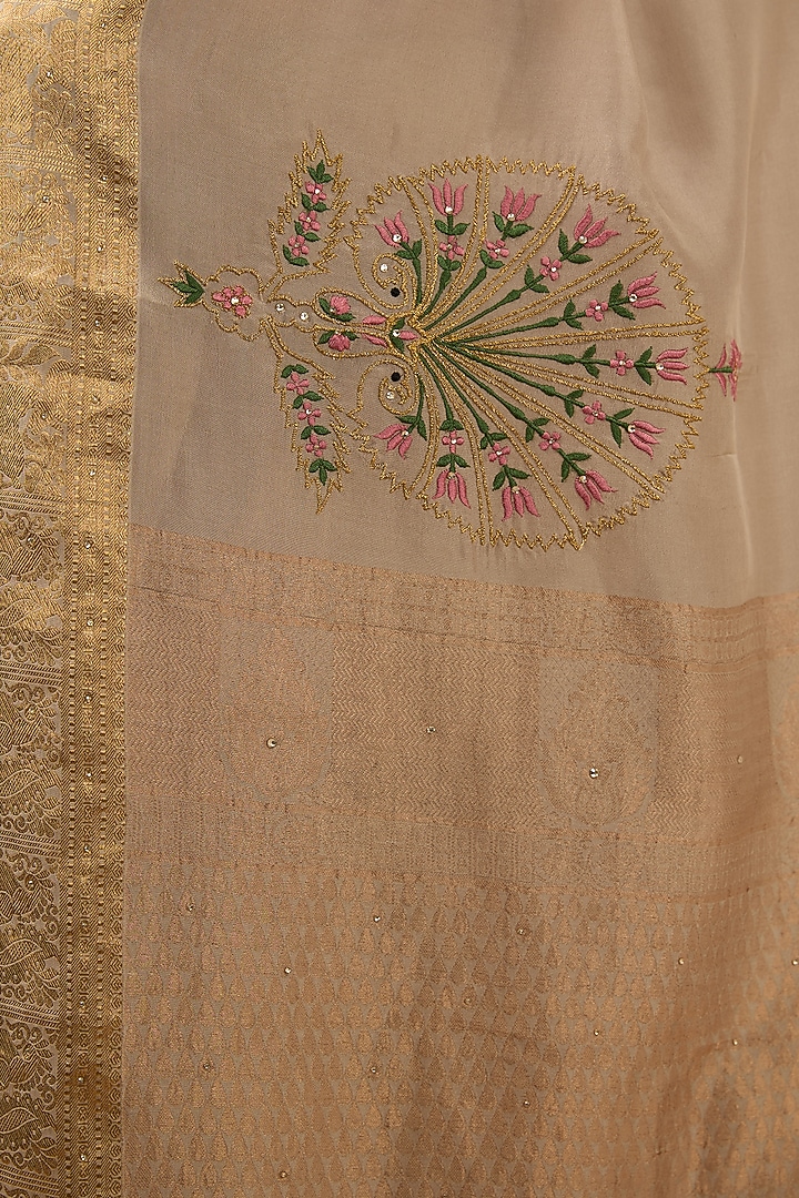 Beigish Peach Silk Floral Motif Embroidered Party Wear Saree Set by Aharin India at Pernia's Pop Up Shop