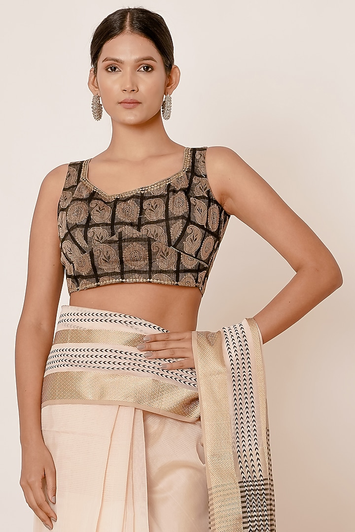 Ivory Handwoven Maheshwari Silk Zari Embroidered Wedding Saree Set by Aharin India at Pernia's Pop Up Shop