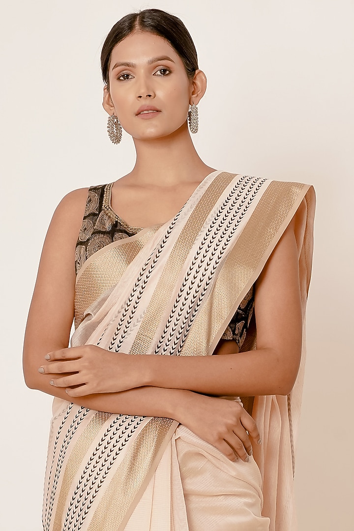 Ivory Handwoven Maheshwari Silk Zari Embroidered Wedding Saree Set by Aharin India at Pernia's Pop Up Shop