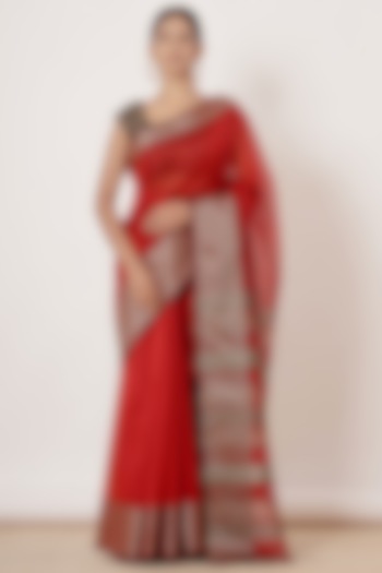 Chilli Red Maheshwari Silk Handwoven Saree Set by Aharin India