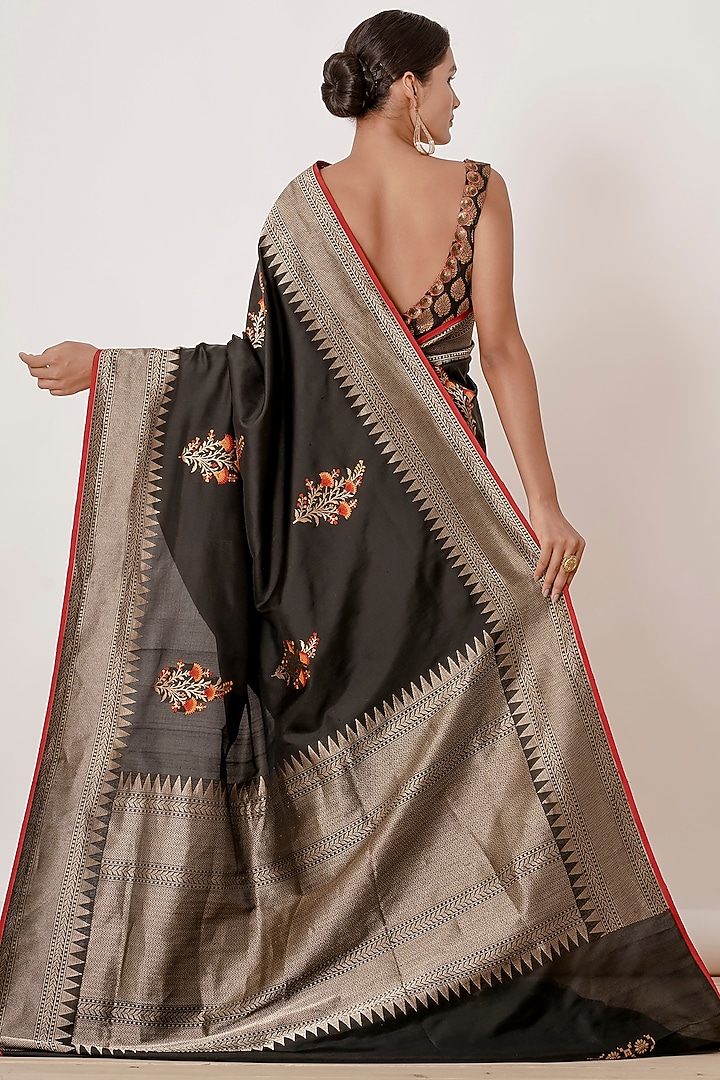 Black Pure Banarasi Silk Wedding Saree Set by Aharin India at Pernia's Pop Up Shop