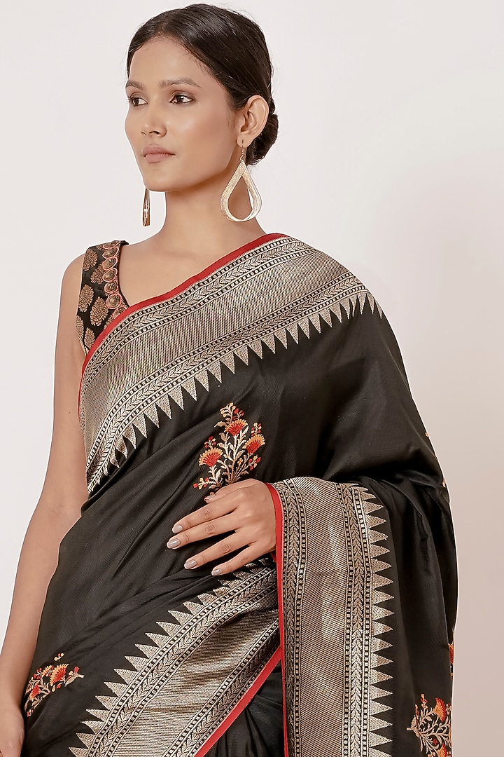Black Pure Banarasi Silk Wedding Saree Set by Aharin India at Pernia's Pop Up Shop