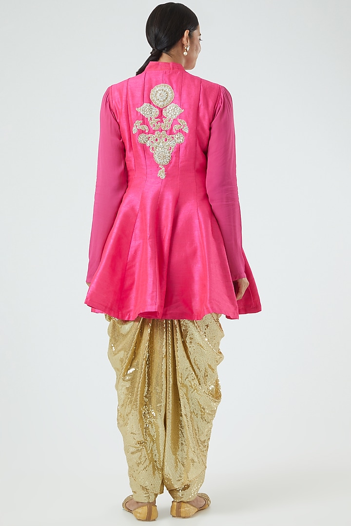 Fuchsia Embroidered Kurta Set by Aharin India at Pernia's Pop Up Shop