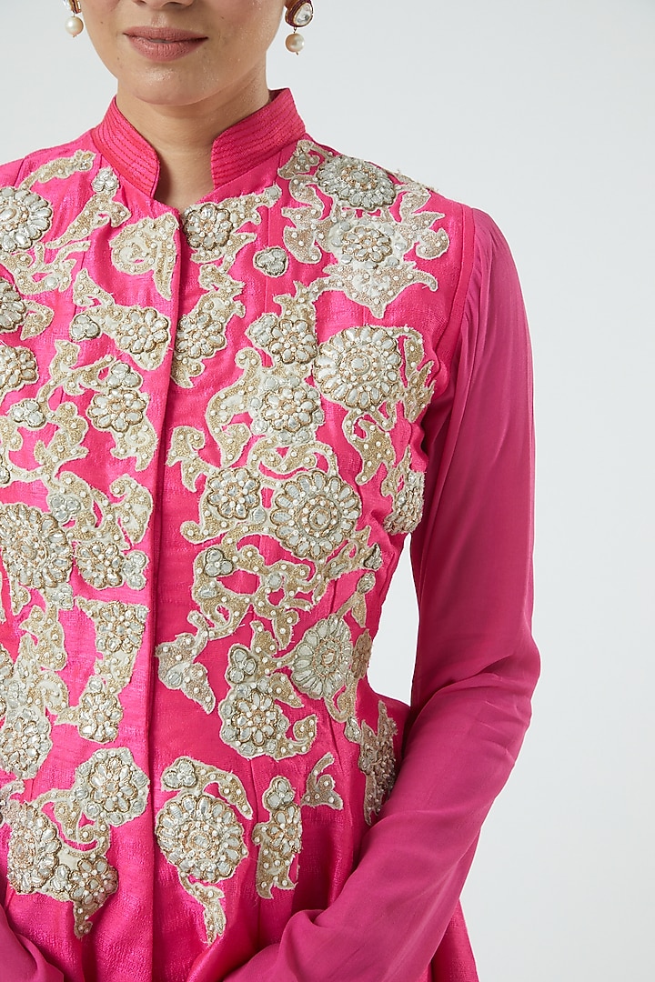 Fuchsia Embroidered Kurta Set by Aharin India at Pernia's Pop Up Shop