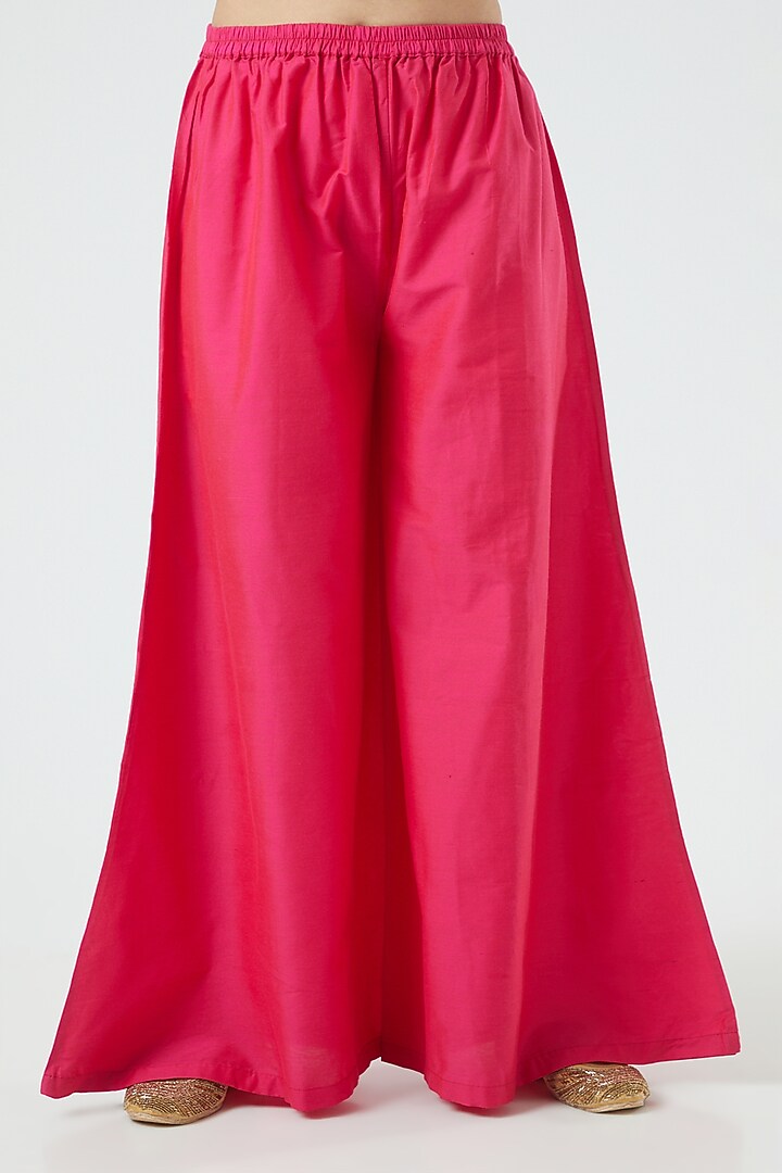 Fuchsia Floral Embroidered Kurta Set by Aharin India at Pernia's Pop Up Shop