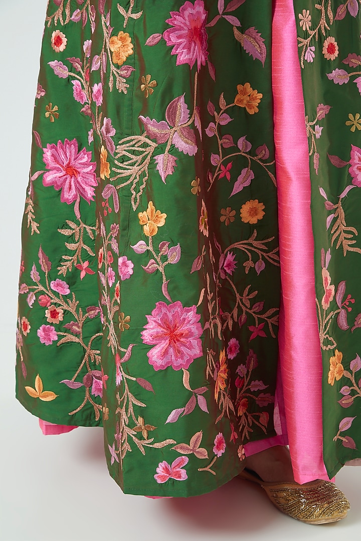 Emerald Green Embroidered Kurta Set by Aharin India at Pernia's Pop Up Shop