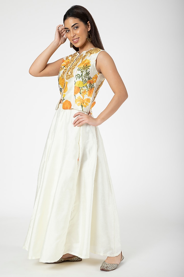 Ivory Embroidered Jacket With Lehenga by Aharin India at Pernia's Pop Up Shop