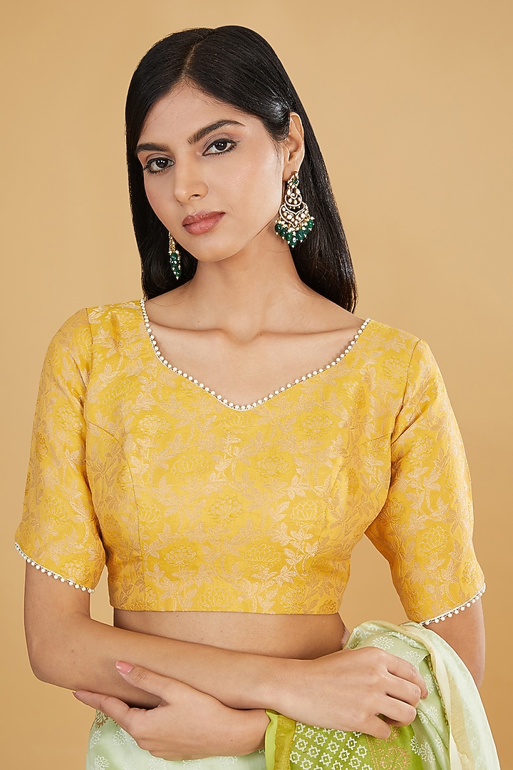Ivory & Green Ombre Chanderi Party Wear Saree Set by Aharin India at Pernia's Pop Up Shop