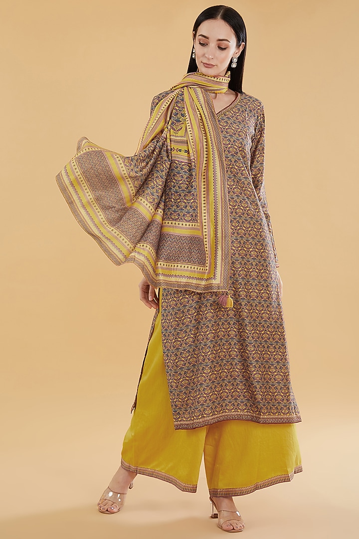 Yellow Cotton Silk Floral Printed Kurta Set by Aharin India at Pernia's Pop Up Shop