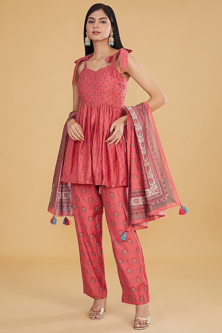 Pink Cotton Silk Floral Printed Kurta Set by Aharin India at Pernia's Pop Up Shop
