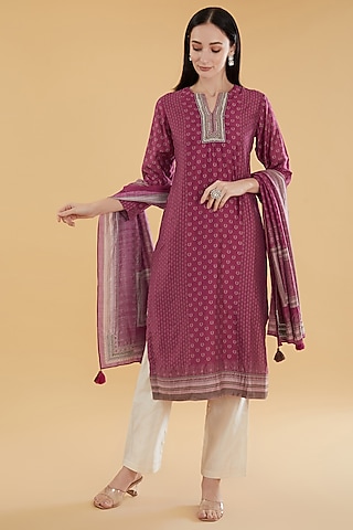 Maroon Cotton Silk Floral Printed Kurta Set by Aharin India