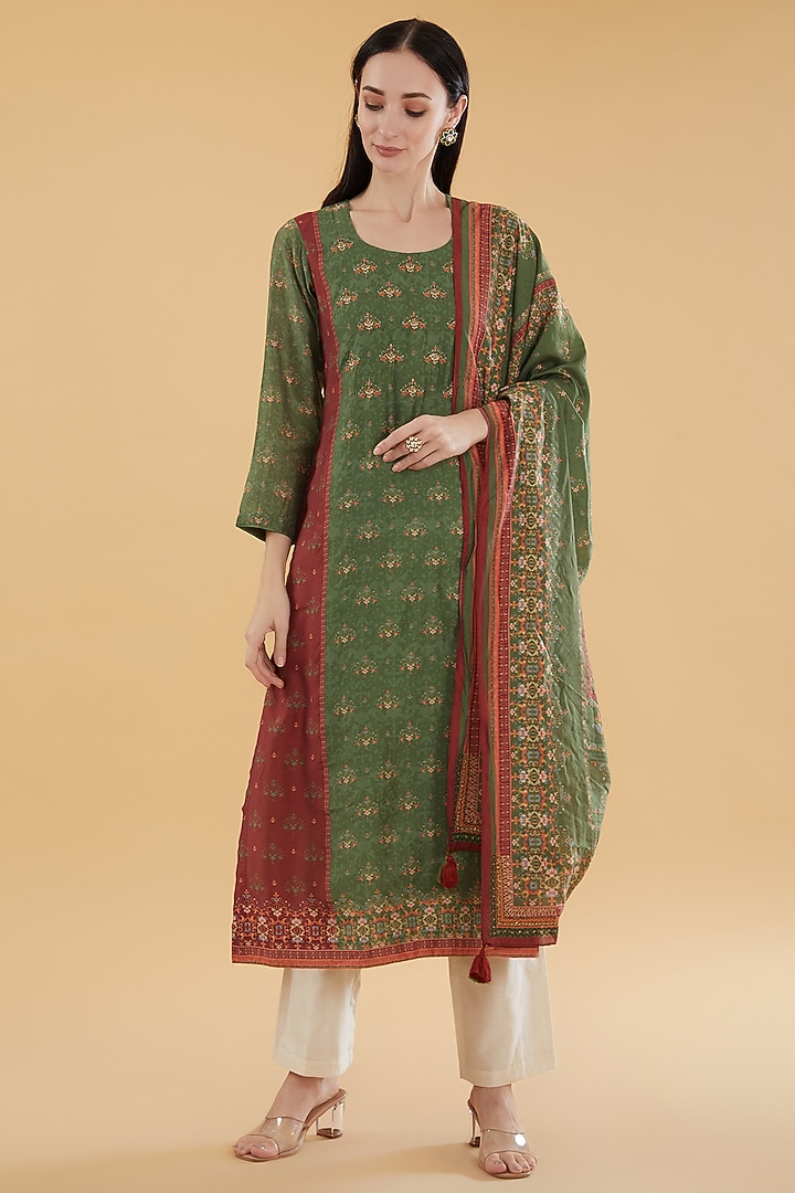 Green Cotton Silk Floral Motif Printed Kurta Set by Aharin India at Pernia's Pop Up Shop