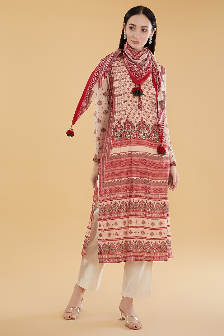 Peach Cotton Silk Floral Printed Straight Kurta Set by Aharin India at Pernia's Pop Up Shop