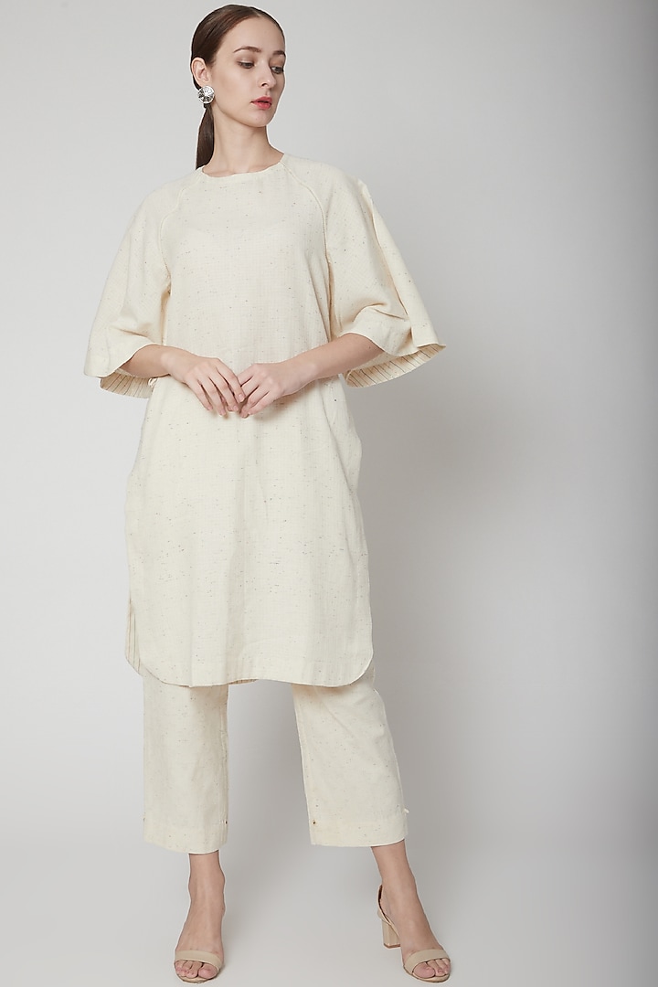 Ivory Kurta With Cotton Lace Detailing by Ahmev